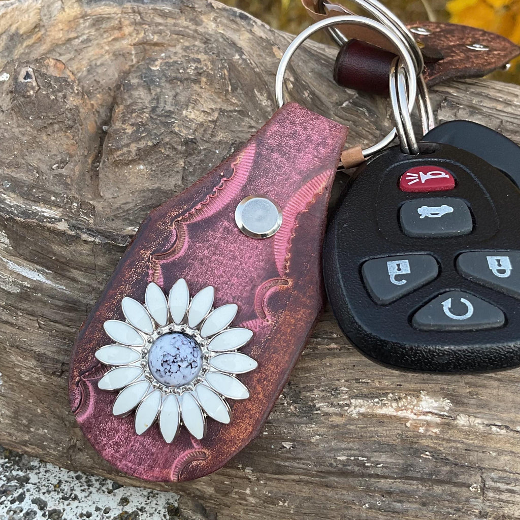 Daisy Keychain: Handmade Leather Flower Key Fob