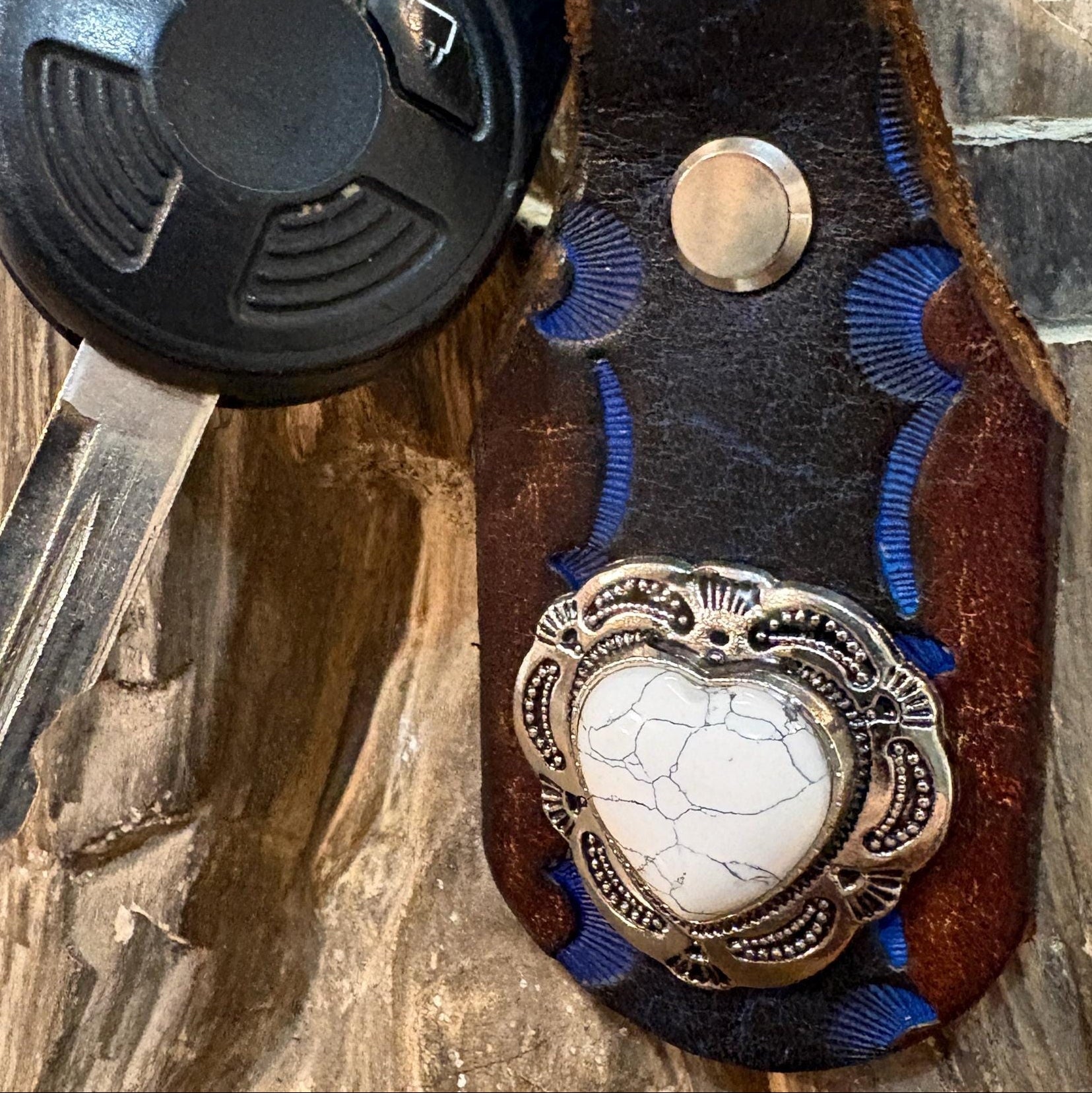 Heart keychain: Handmade Leather Key Fob, heart, handmade leather