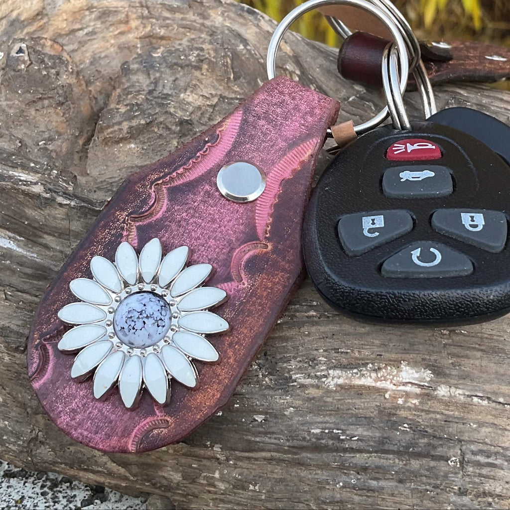 Daisy Keychain: Handmade Leather Flower Key Fob