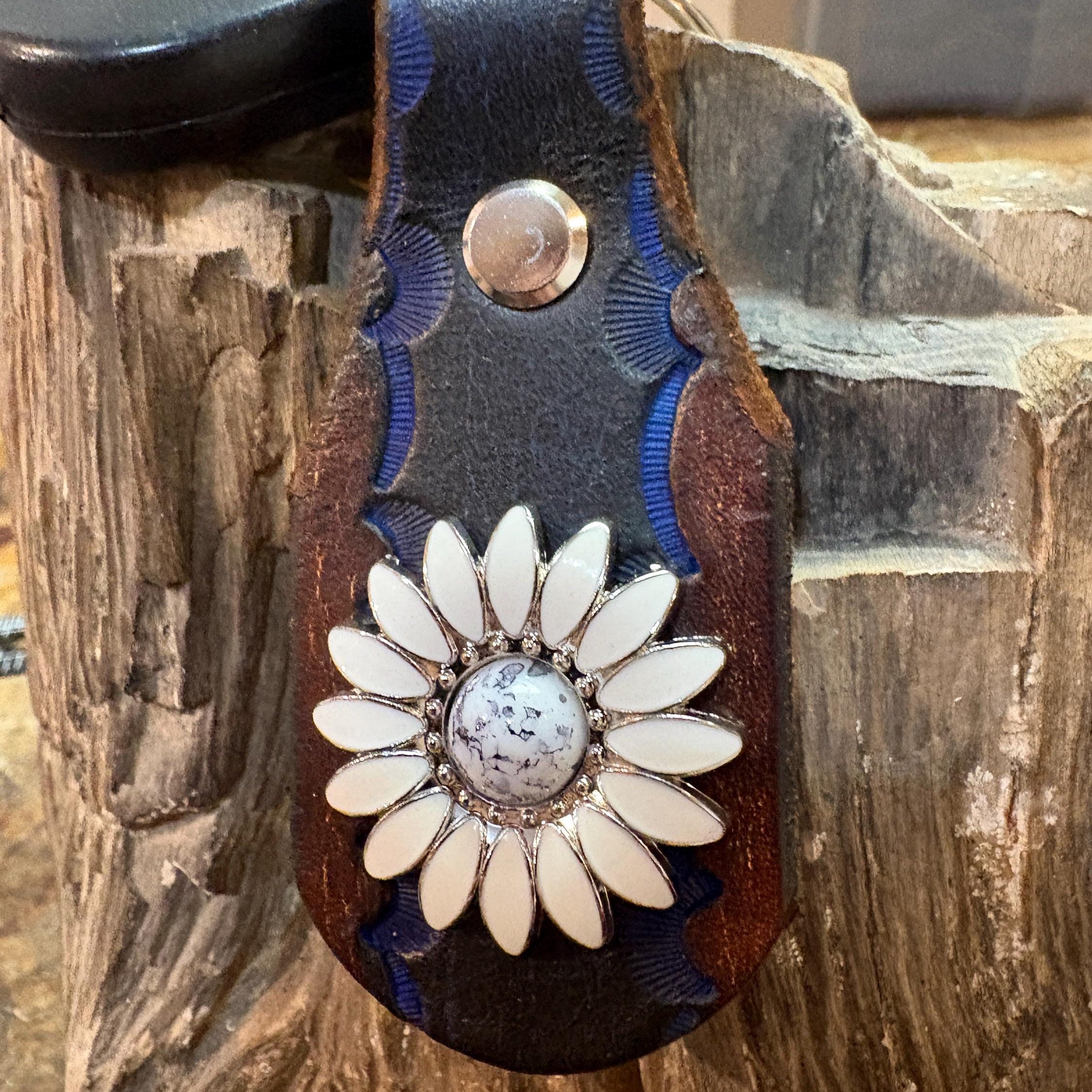 Daisy Keychain: Handmade Leather White Flower Key Fob