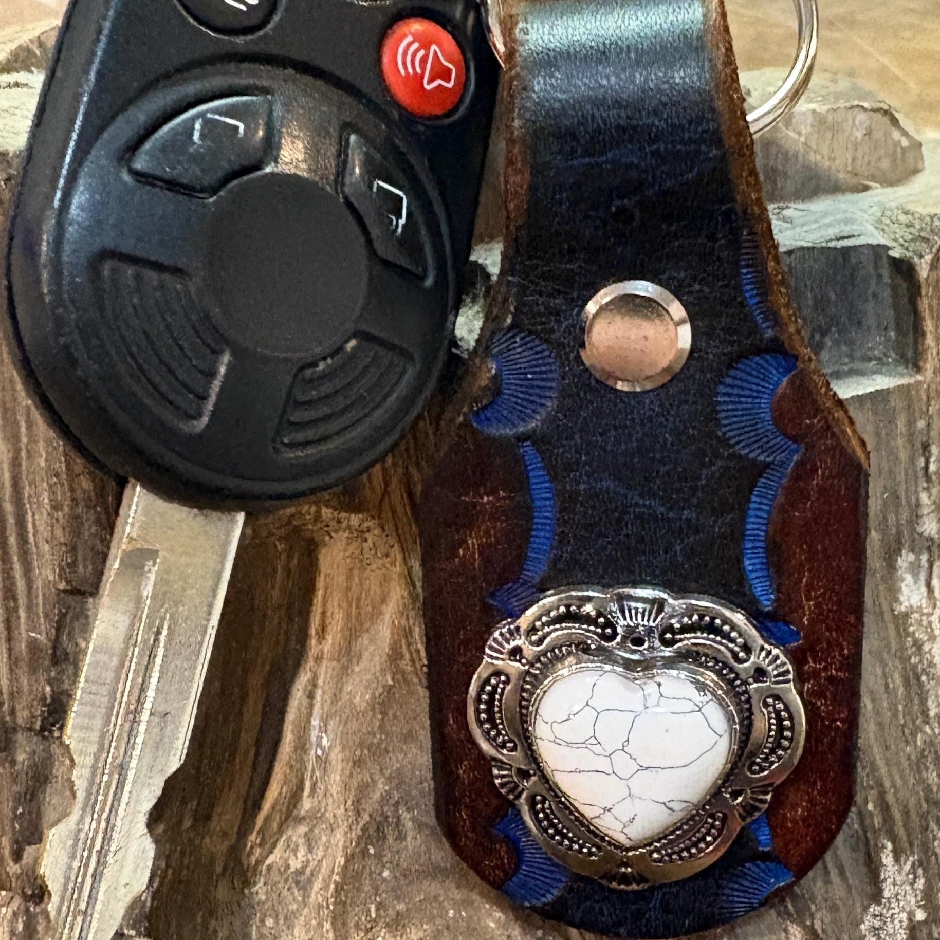 Heart keychain: Handmade Leather Key Fob, heart, handmade leather